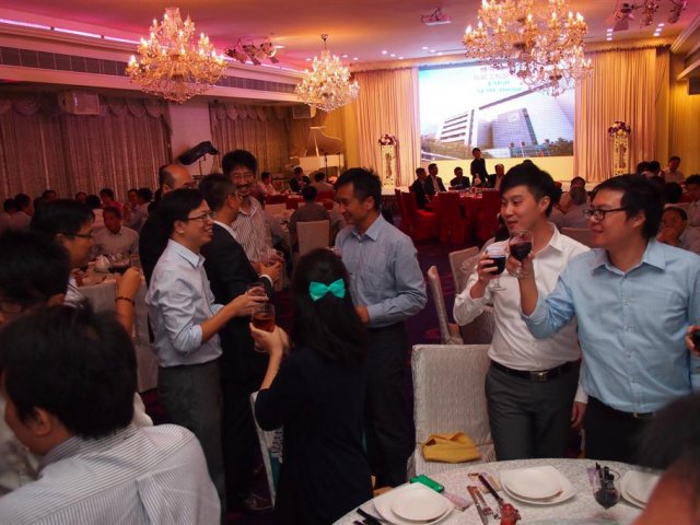 P9273589 (Large)